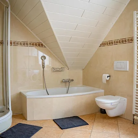 Appartement Grosse Ferienoase Mit Burgbergblick